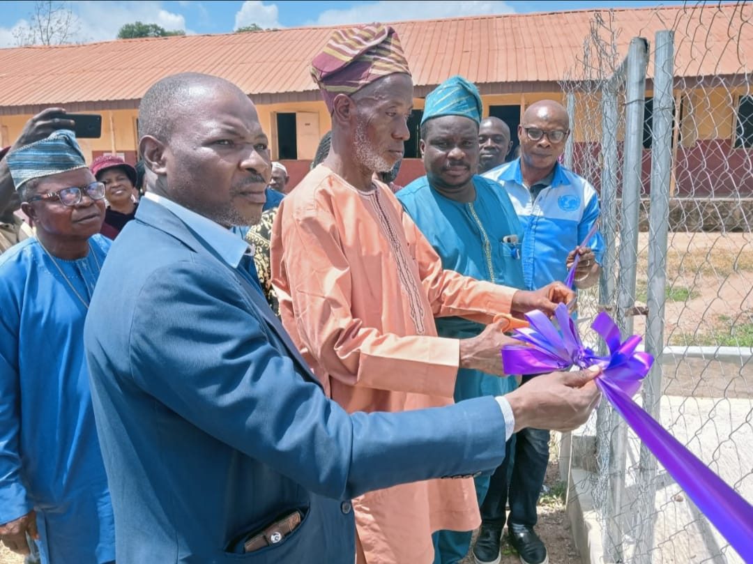 UNICEF, Oyo commission solar-powered borehole, toilet facilities in LGAs