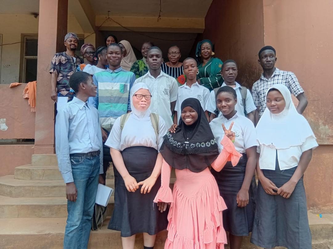 I996 Set rewards top 10 Abadina College JAMB scorers with huge cash prizes