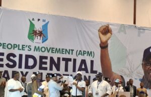 APM Presents Presidential Flag to Makinde