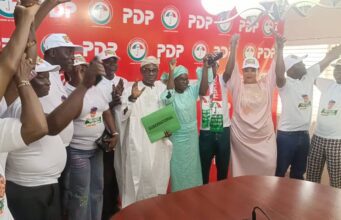 Oyo 2027: Gbolarumi submits PDP nomination form amid show of force