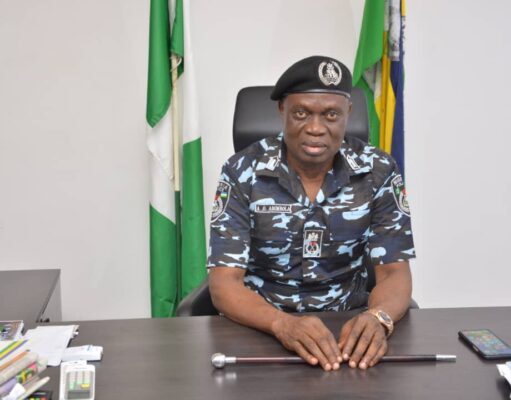 Oyo Police arrest five suspected armed robbers, recover firearms, charms