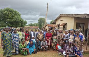 Over 284 UI serving, retired academics donate millions of naira to rescued Oriire teachers, pupils