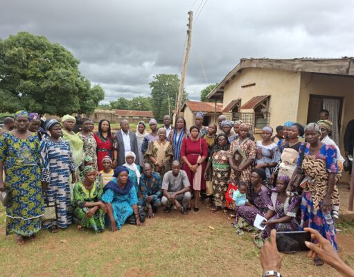 Over 284 UI serving, retired academics donate millions of naira to rescued Oriire teachers, pupils